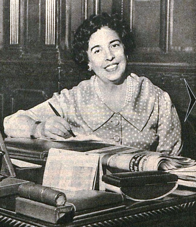 Condessa Pereira Carneiro em 1959 posando para a revista MANCHETE
