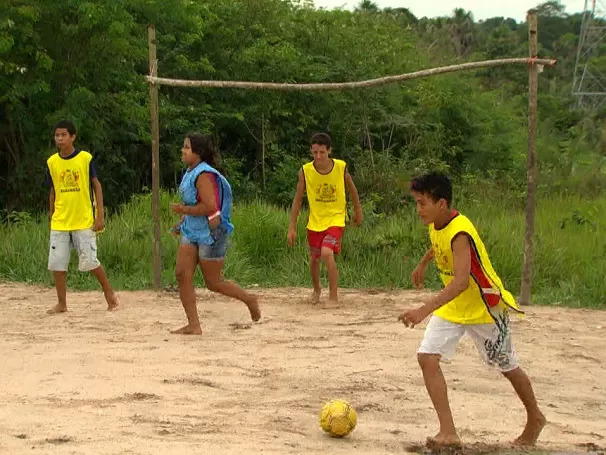 O menino que queria jogar futebol: uma história de fé e superação