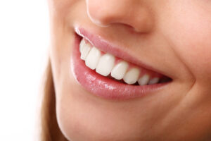 Saúde Bucal: Os dentes influenciam no formato do rosto?