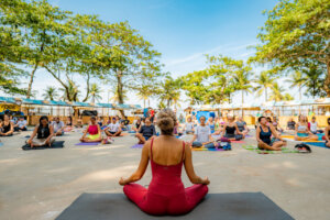 Mude oferece aulas gratuitas de yoga pelo Brasil