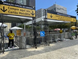 Esquema de funcionamento do MetrôRio neste fim de semana de desfiles de megablocos de rua no Centro do Rio, ensaios técnicos na Sapucaí e alterações no itinerário do MNS 