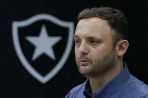 Botafogo vai ao mercado atrás de um novo diretor executivo de futebol