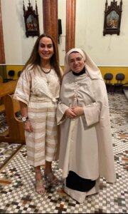 Oração do terço pela madre Hildegard na Igreja Santo Antônio – Petrópolis