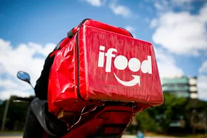 Em parceria com a Prefeitura do Rio, Ifood implementa indicador de segurança no trânsito “Direção Segura”