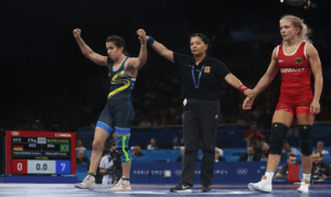 Giullia Penalber avança e luta pelo bronze no wrestling nesta sexta