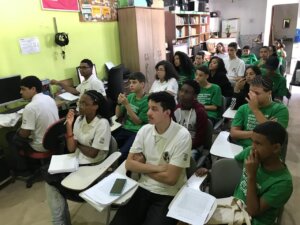 Alunos da Veiga projetam escola comunitária em Vargem Pequena