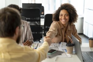 Academia do emprego abre 150 vagas para eletricistas sem experiência