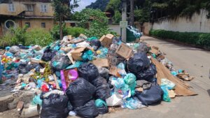 Acúmulo de lixo em Itaipava agrava crise de limpeza urbana e UNITA pede providências imediatas