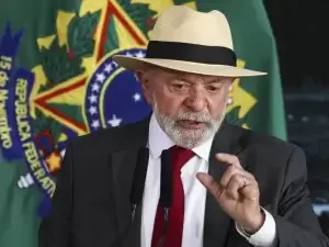 Presidente Lula critica Meta e convoca reunião após decisão da empresa