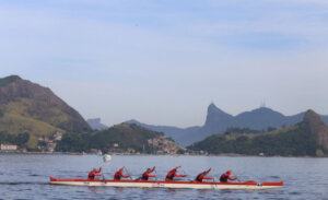 Super Paddle 2025 agita Icaraí com a elite da canoa havaiana neste sábado