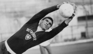 Morre aos 87 anos, Manga, ídolo de Botafogo, Internacional e Seleção Brasileira.