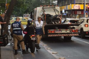 Seop coíbe circulação irregular de motocicletas em ciclofaixa de Copacabana