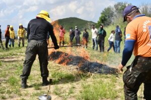 Prefeitura de Nova Iguaçu realiza treinamento com voluntários para prevenção e combate a incêndios florestais