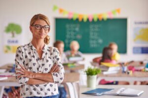 Semana começa com mais de 2 mil vagas na área de educação pelo Brasil