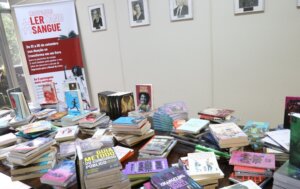 Campanha une doação de sangue e literatura na Bienal do Livro Rio 2025