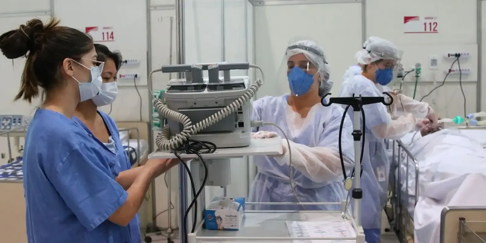 enfermeiros_em_hospital_de_campanha