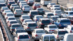 Mais segurança nas ruas: projeto obriga câmeras de ré em veículos de grande porte no RJ