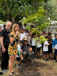 CIEP Nação Rubro Negra recebe muda de Pau-brasil em cerimônia especial