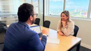 Especialista em seguros explica como a cobertura em vida garante proteção financeira em momentos delicados