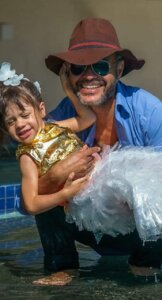 Menina de 7 anos vence HDC após 6 cirurgias e inspira com sua história de superação