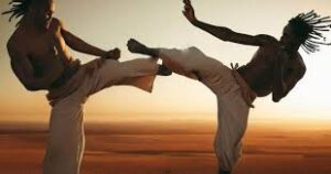 Capoeira: especialista explica os benefícios desta luta-dança para o corpo humano