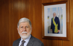 Lula ‘não dará lições’ a Trump e espera tratamento recíproco, diz Celso Amorim
