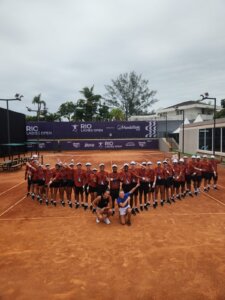 Alunos do projeto social Tênis na Lagoa participam de grandes torneios no Rio de Janeiro