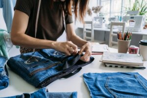 Projeto Brasilidade Fashion capacita jovens da JUVRIO para empreender na moda sustentável