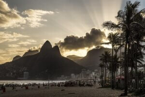 Rio bate recorde de vendas no 1º bimestre de 2025: mercado imobiliário dispara comparado a 2020