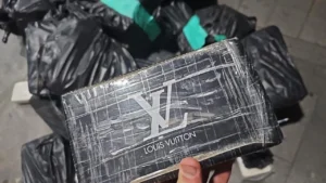 PRF faz apreensão de cocaína na BR-040 com 815 kg da droga em caminhão de Caxias