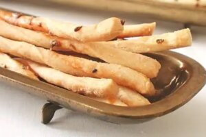 Comer Bem: Palitinhos de cebola e salsa