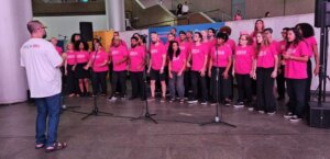 MetrôRio recebe Coro LGBTI+ com espetáculo em homenagem aos 30 anos da Parada do Orgulho