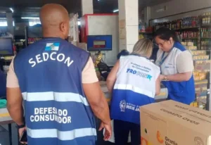 Operação do Procon-RJ flagra alimentos impróprios em mercados de várias cidades