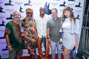 O Agito tomou conta de Ipanema com a badalada festa do  estilista  Hermes Inocencio