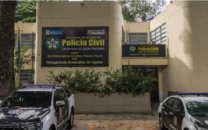 Policial civil é afastado por suspeita de negociar armas e drogas com chefe do TCP na Serrinha
