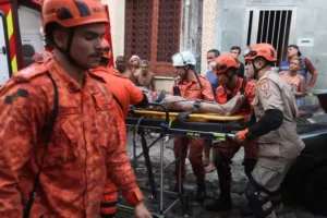 Desabamento no Catete deixa ao menos 16 feridos durante a madrugada