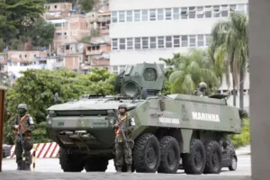 Estado do Rio avalia uso das Forças Armadas na retomada de territórios dominados pelo crime