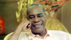 Velório de Haroldo Costa acontece no Caju após morte aos 95 anos