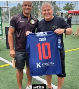 Jogo das Estrelas de Zico leva crianças e adolescentes carentes ao Maracanã em tarde de emoção e solidariedade