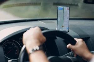 Motorista de aplicativo é atacado a facadas em Botafogo e suspeitos tentam se esconder