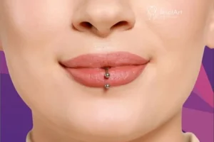 Saúde Bucal: Quais os riscos e cuidados necessários com o uso do piercing bucal