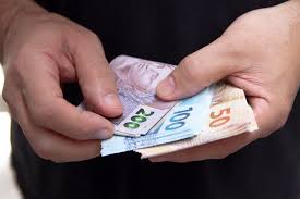 Salário mínimo sobe para R$ 1.621 em 2026; entenda o reajuste e os impactos na economia