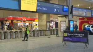 Tiroteio em Barros Filho atinge rede aérea e paralisa trens da SuperVia