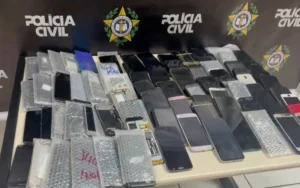 Polícia apreende dezenas de celulares em ação da Operação Rastreio na Uruguaiana