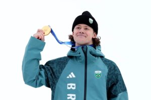 Lucas Pinheiro Braathen da Noruega ao Brasil, combinação de gelo e ouro