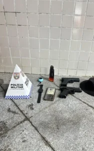 Polícia Militar prende trio com armas falsas e carros roubados em Nova Iguaçu