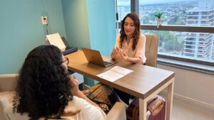 Fim da “tarja preta” na reposição hormonal marca nova era no tratamento da menopausa