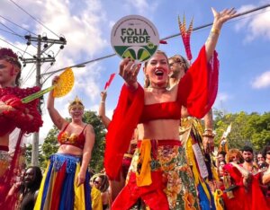 Secretaria de Meio Ambiente e Clima entrega Selo Folia Verde a blocos e megablocos