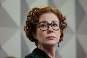 Extradição de Carla Zambelli é autorizada pela Justiça italiana, mas defesa recorre