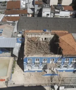 Associação cultura Portuguesa é interditada após desabamento parcial no Rio Comprido